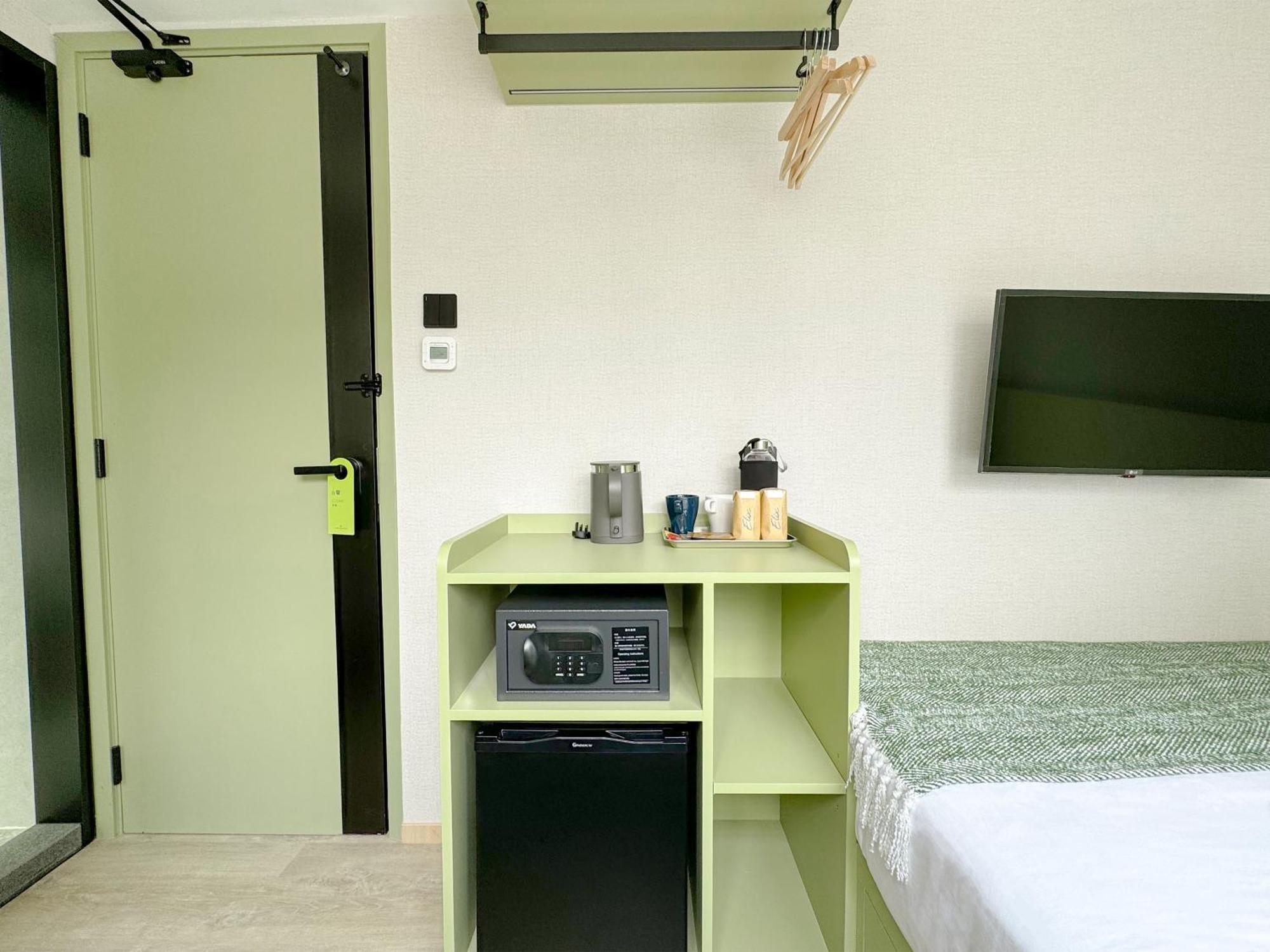 Urbanwood Hung Hom Hotel Hong Kong Bagian luar foto